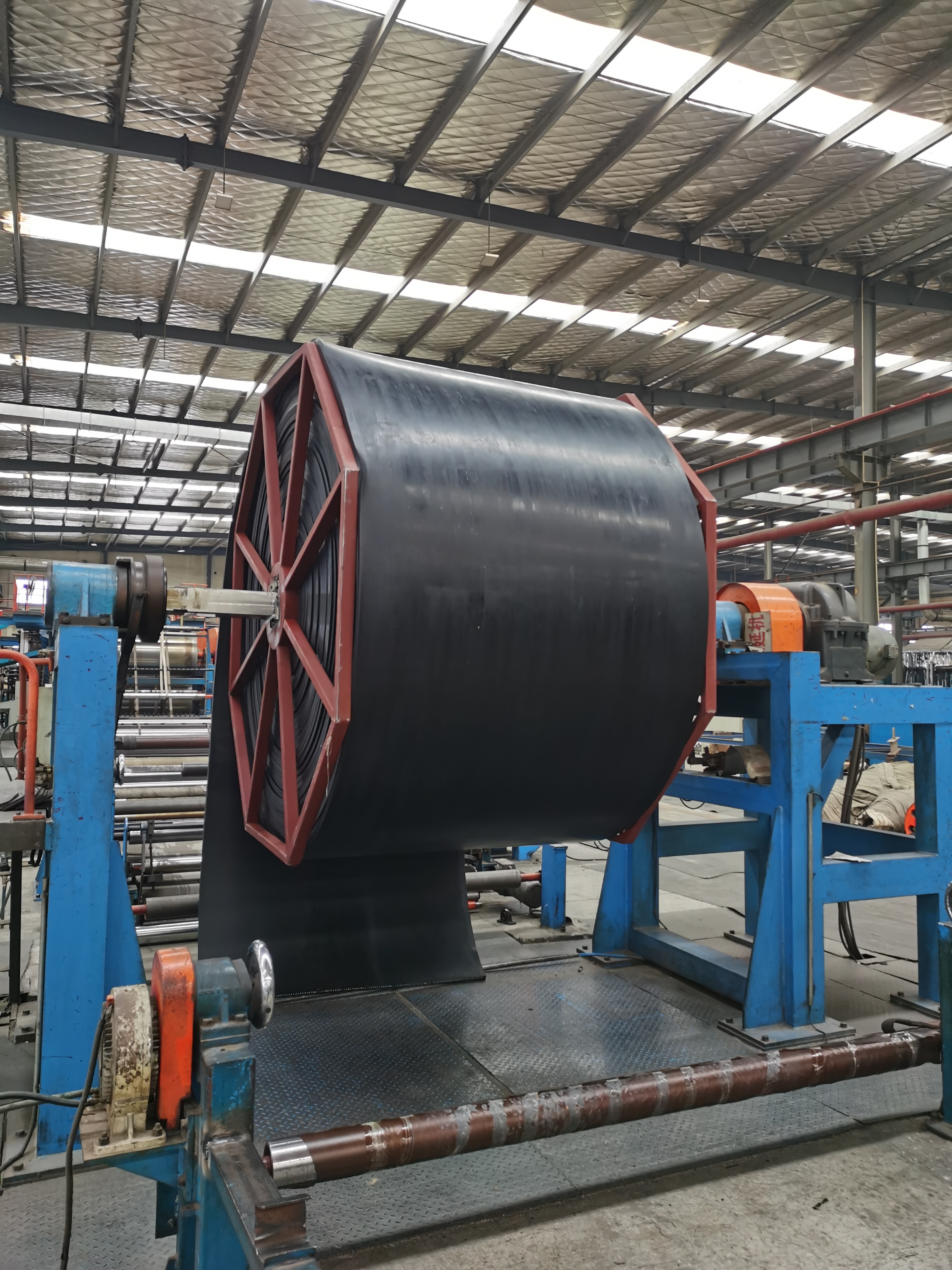 Why is the conveyor belt joint easy to open and disconnect? Why is the conveyor belt joint easy to open and disconnect?